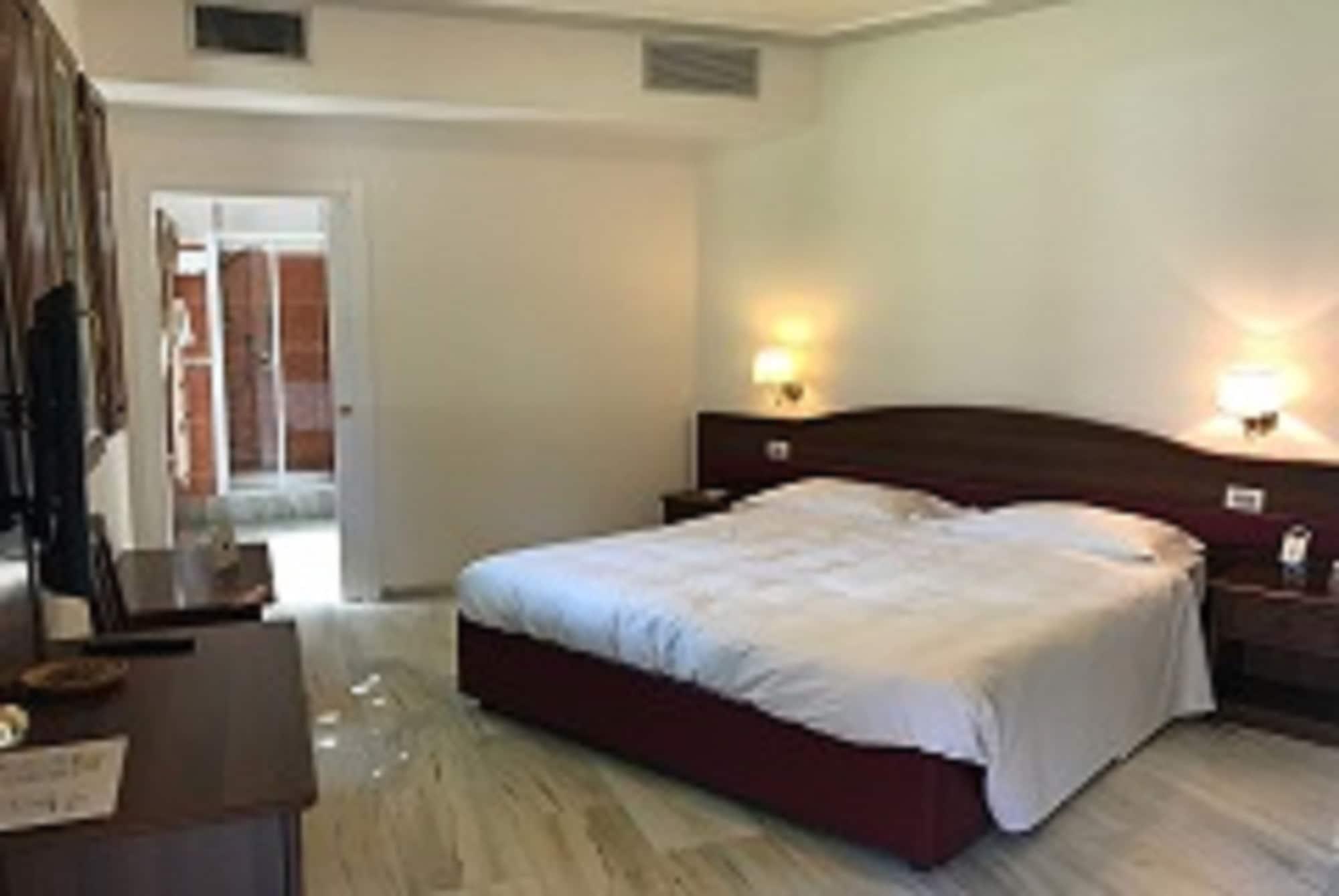 Relais La Corte Di Cloris Флоренция Экстерьер фото